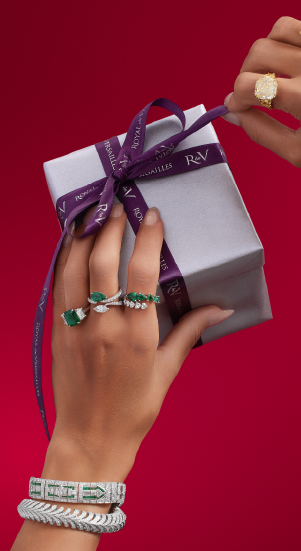 Holiday Gift for Him: Timeless Treasures for the Modern Gentleman