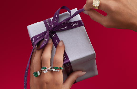 Holiday Gift for Him: Timeless Treasures for the Modern Gentleman